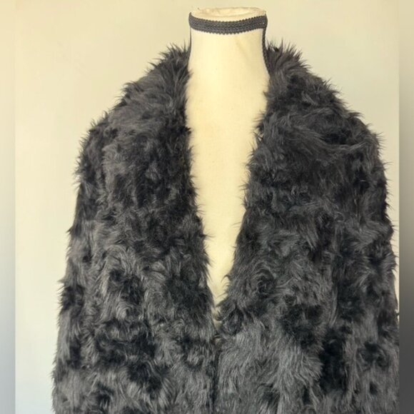 Theory Faux Fur Coat – Size Small - Picture 13 of 16